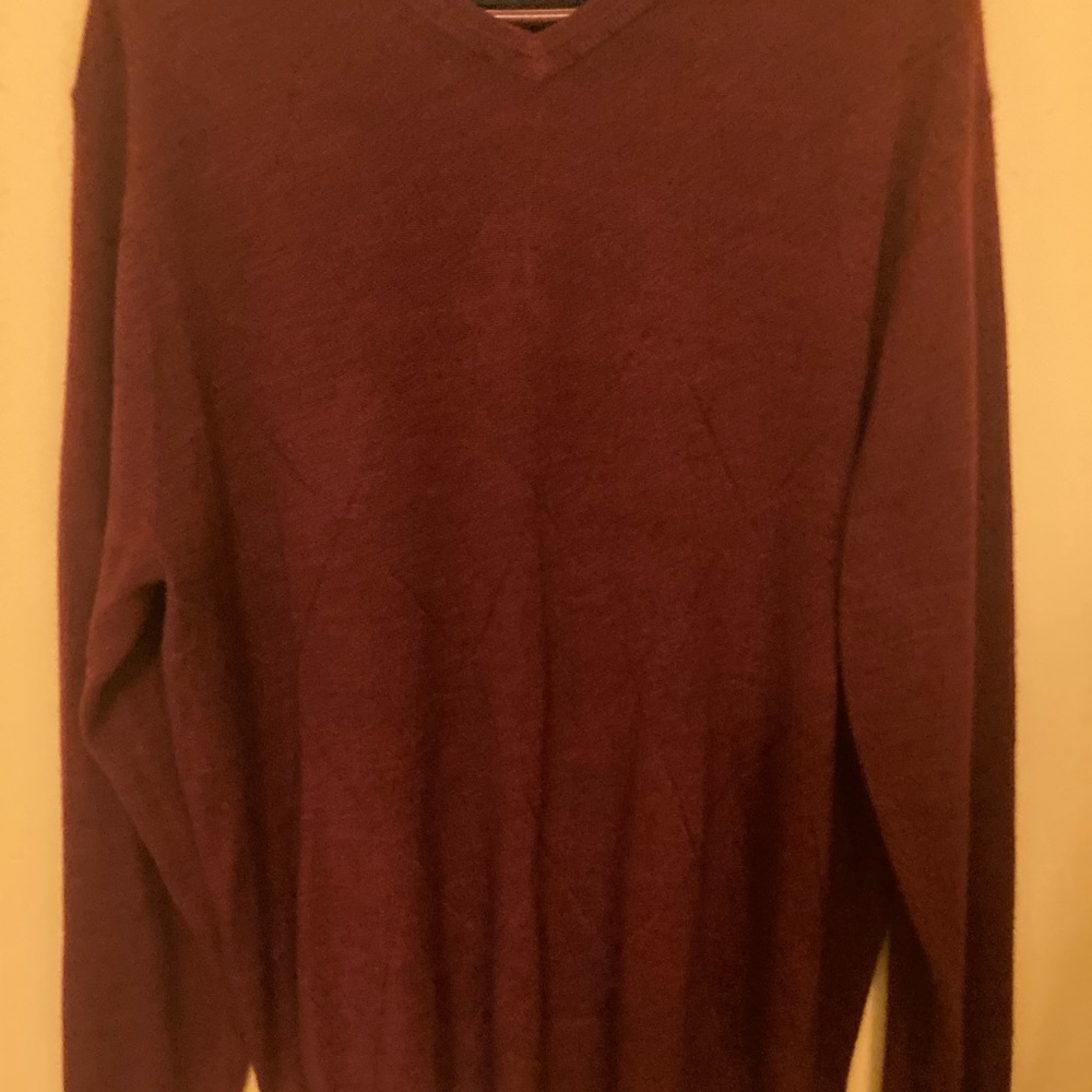 Weatherproof pull over V-neck sweater, large burgundy
